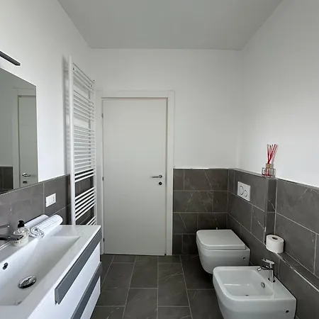 Fioriris Del 斯特雷萨